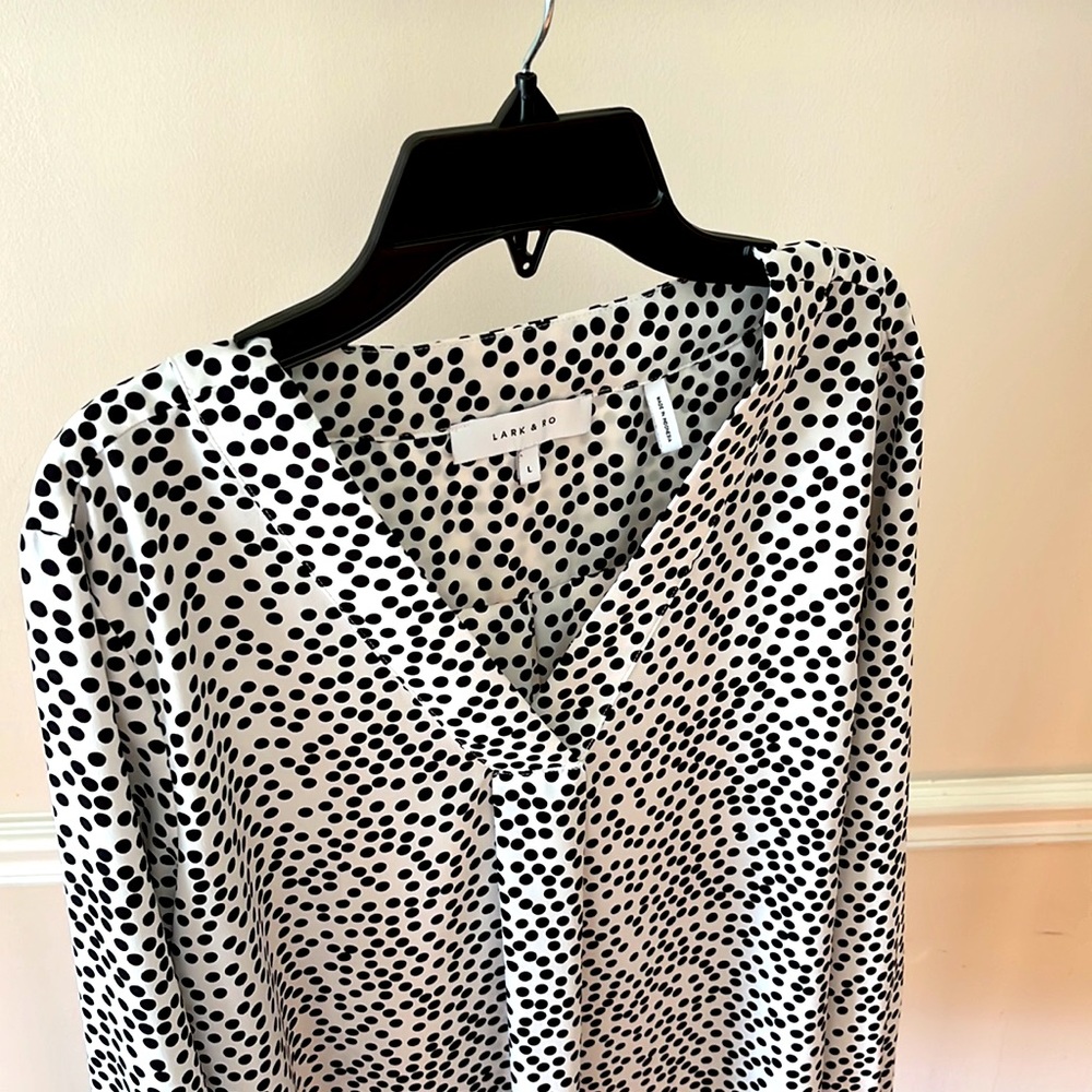Lark & Ro V-Neck Button Sleeve Polka Dot Blouse SZ LG